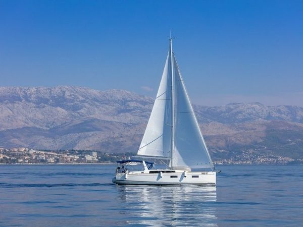Beneteau Oceanis 38 | Anima Maris 3