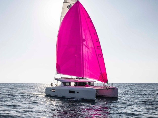 Lagoon 42 | Avocado