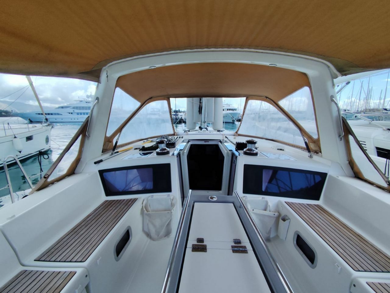 Beneteau Oceanis 48 | Desroches