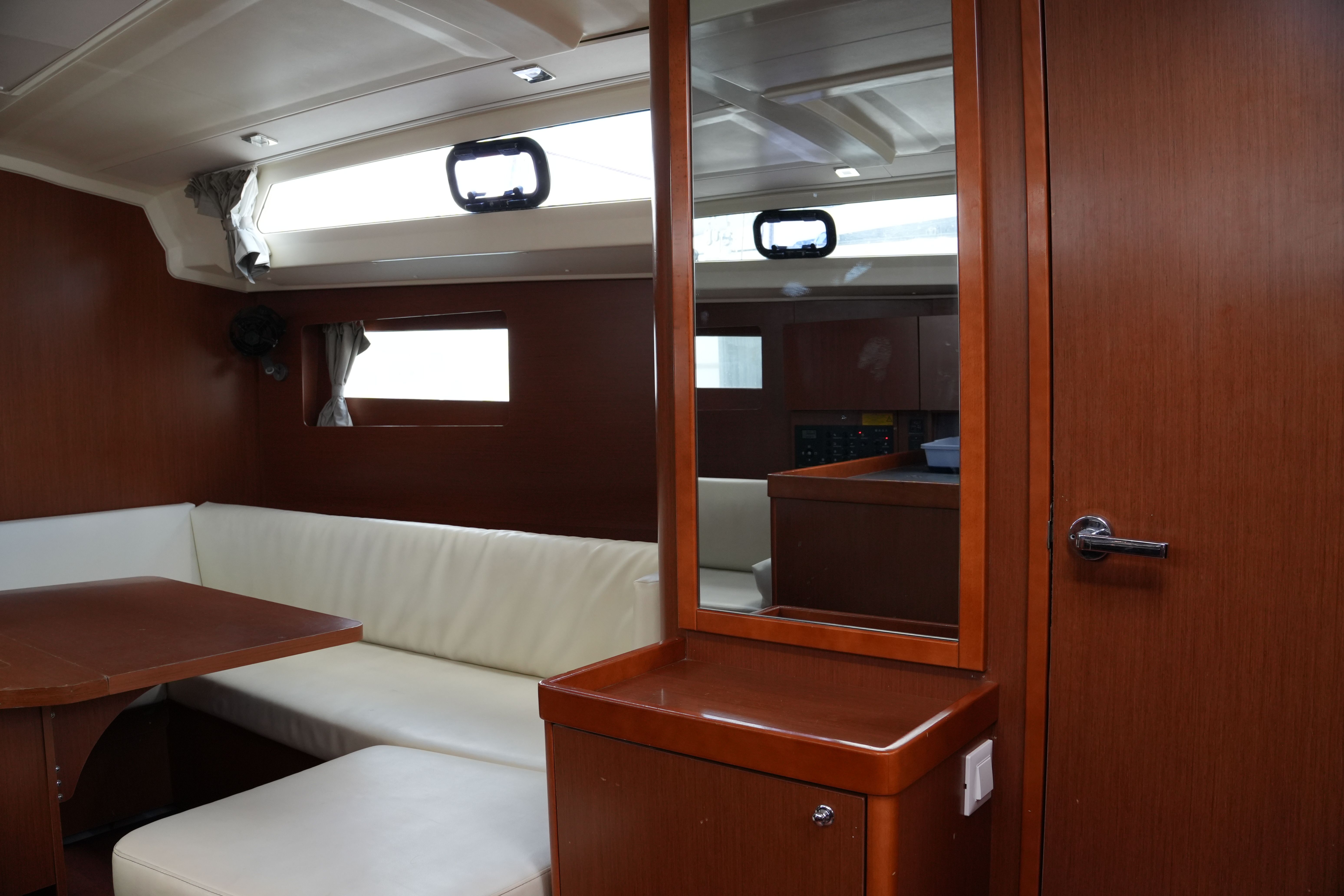 Beneteau Oceanis 41.1 | Poros