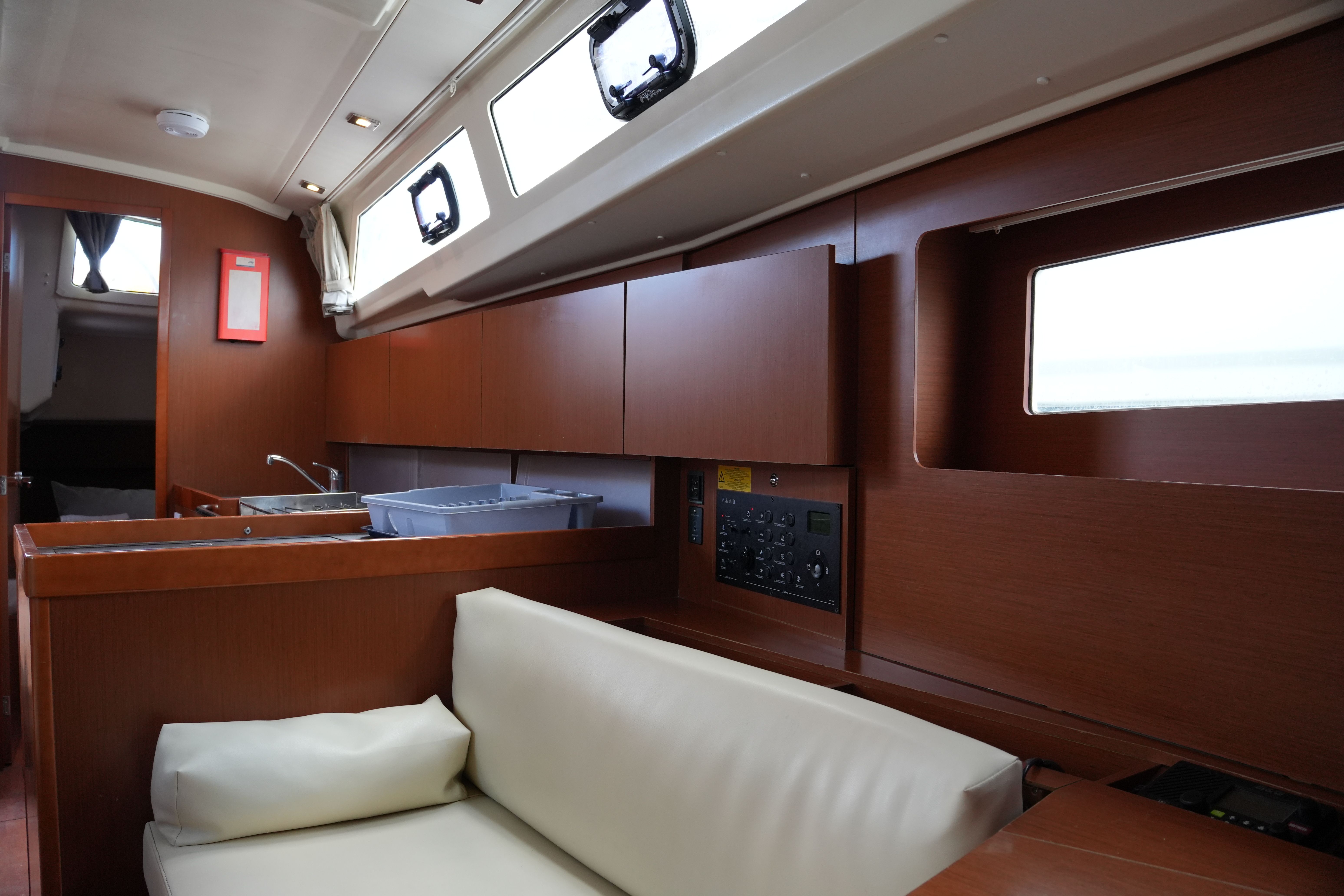 Beneteau Oceanis 41.1 | Poros