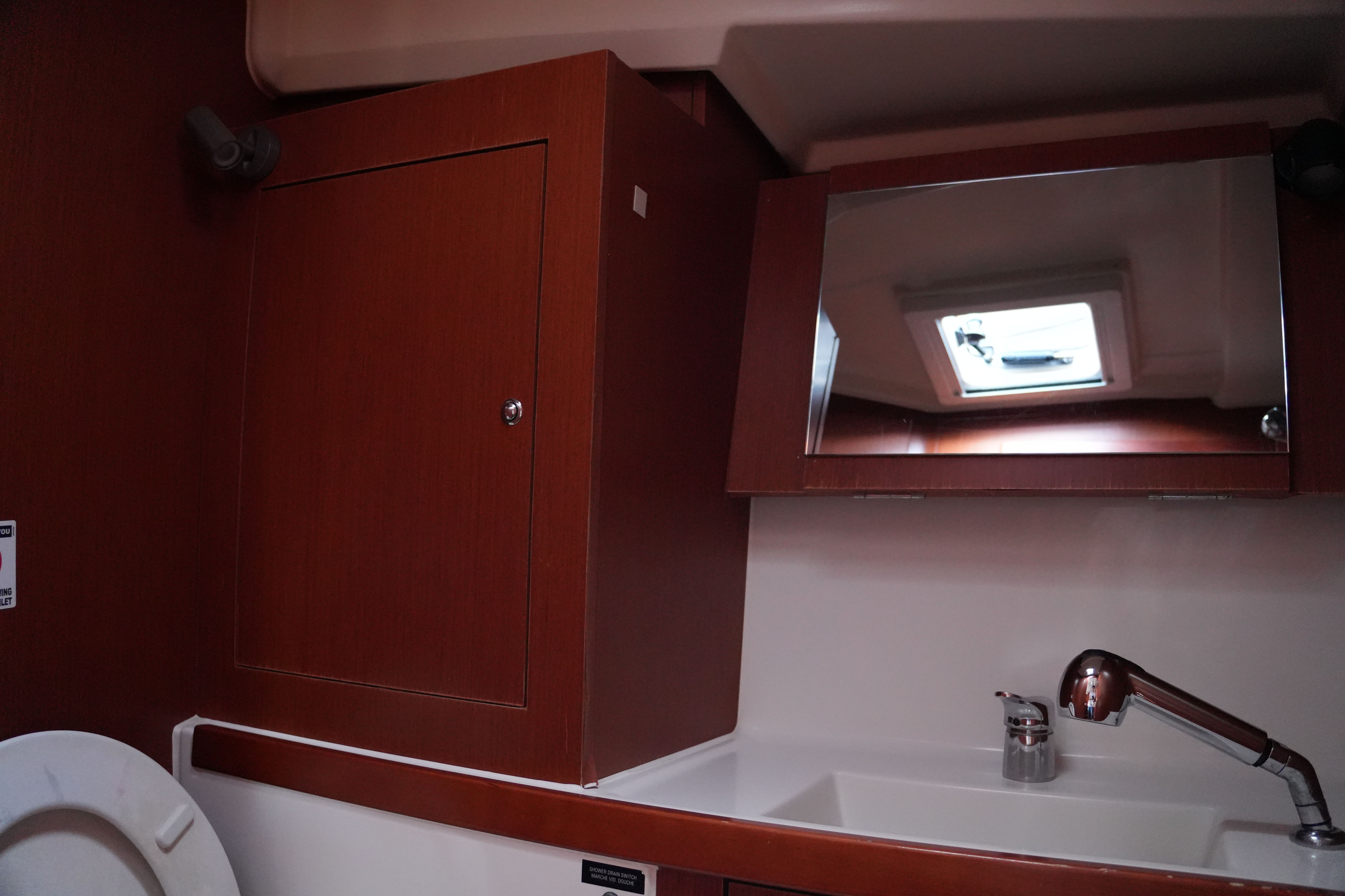 Beneteau Oceanis 41.1 | Poros