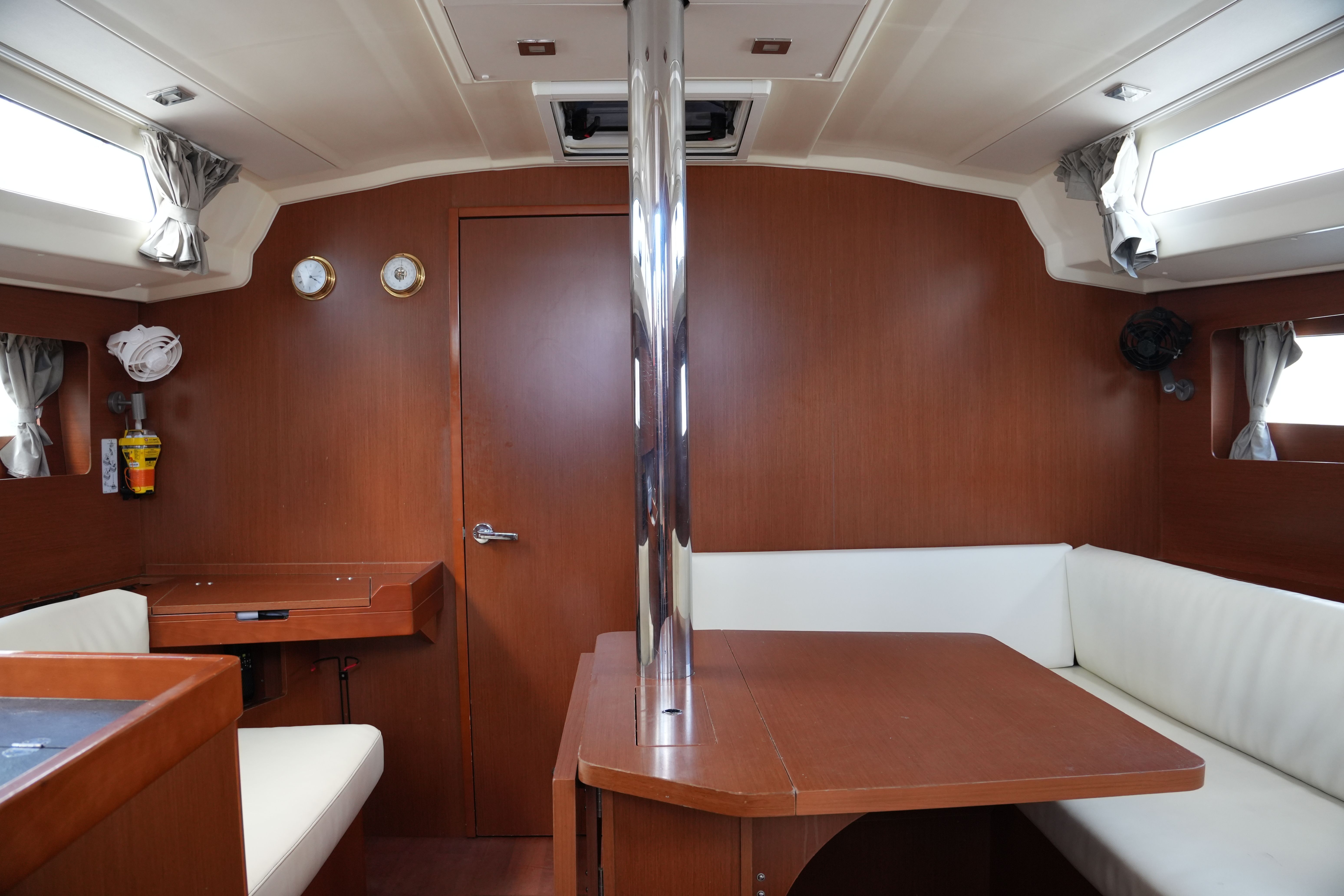 Beneteau Oceanis 41.1 | Poros
