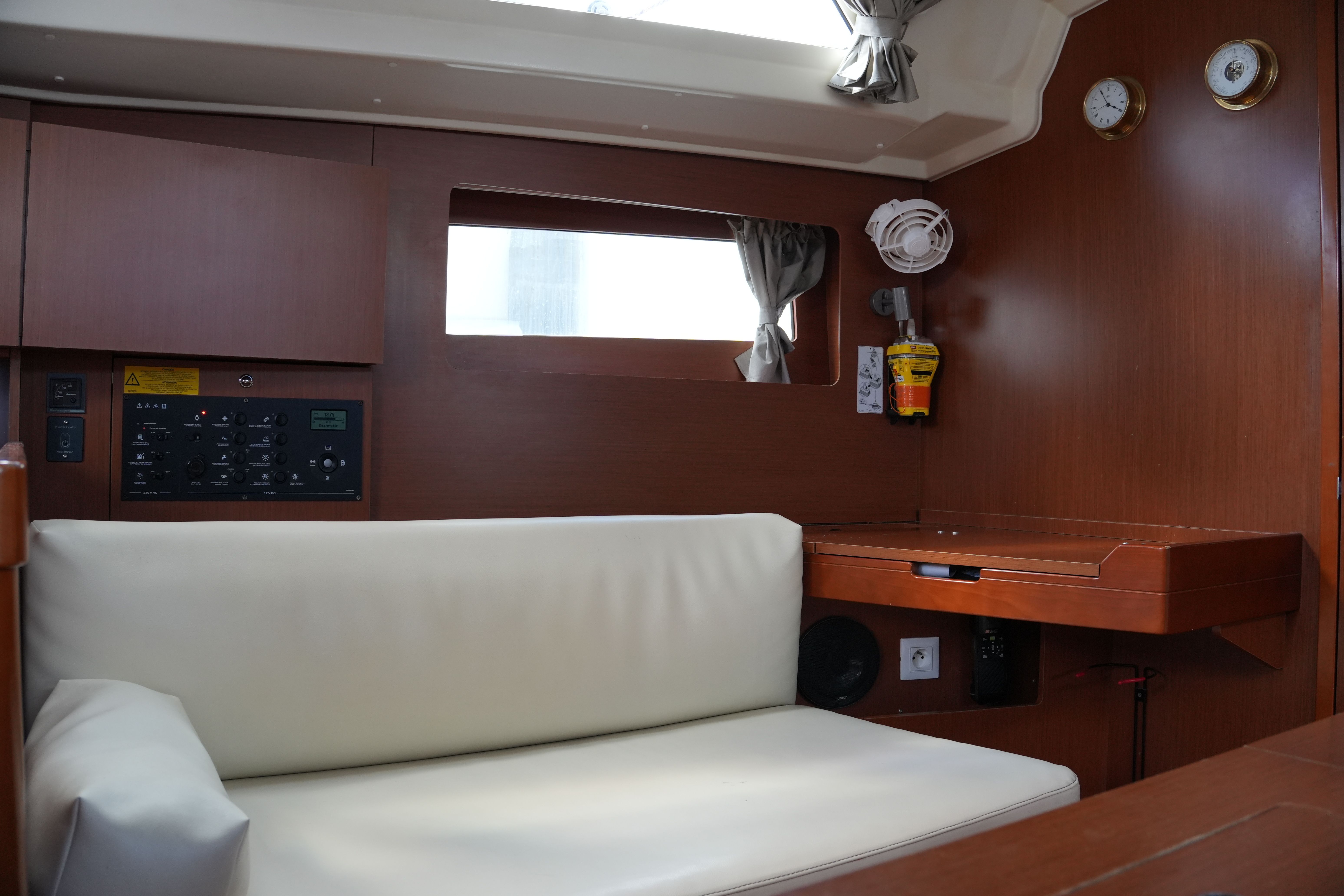 Beneteau Oceanis 41.1 | Poros