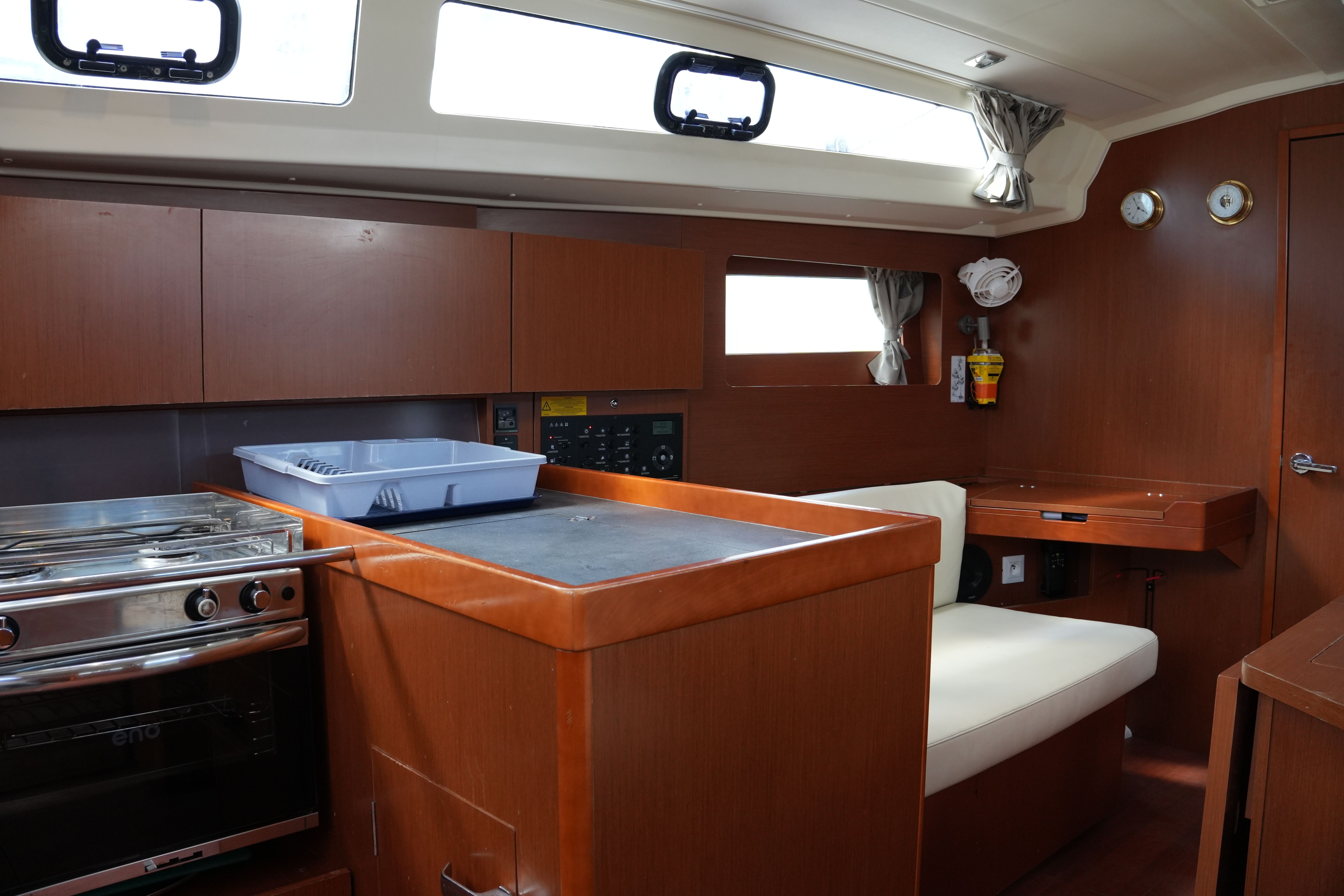 Beneteau Oceanis 41.1 | Poros