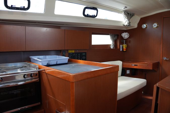 Beneteau Oceanis 41.1 | Poros