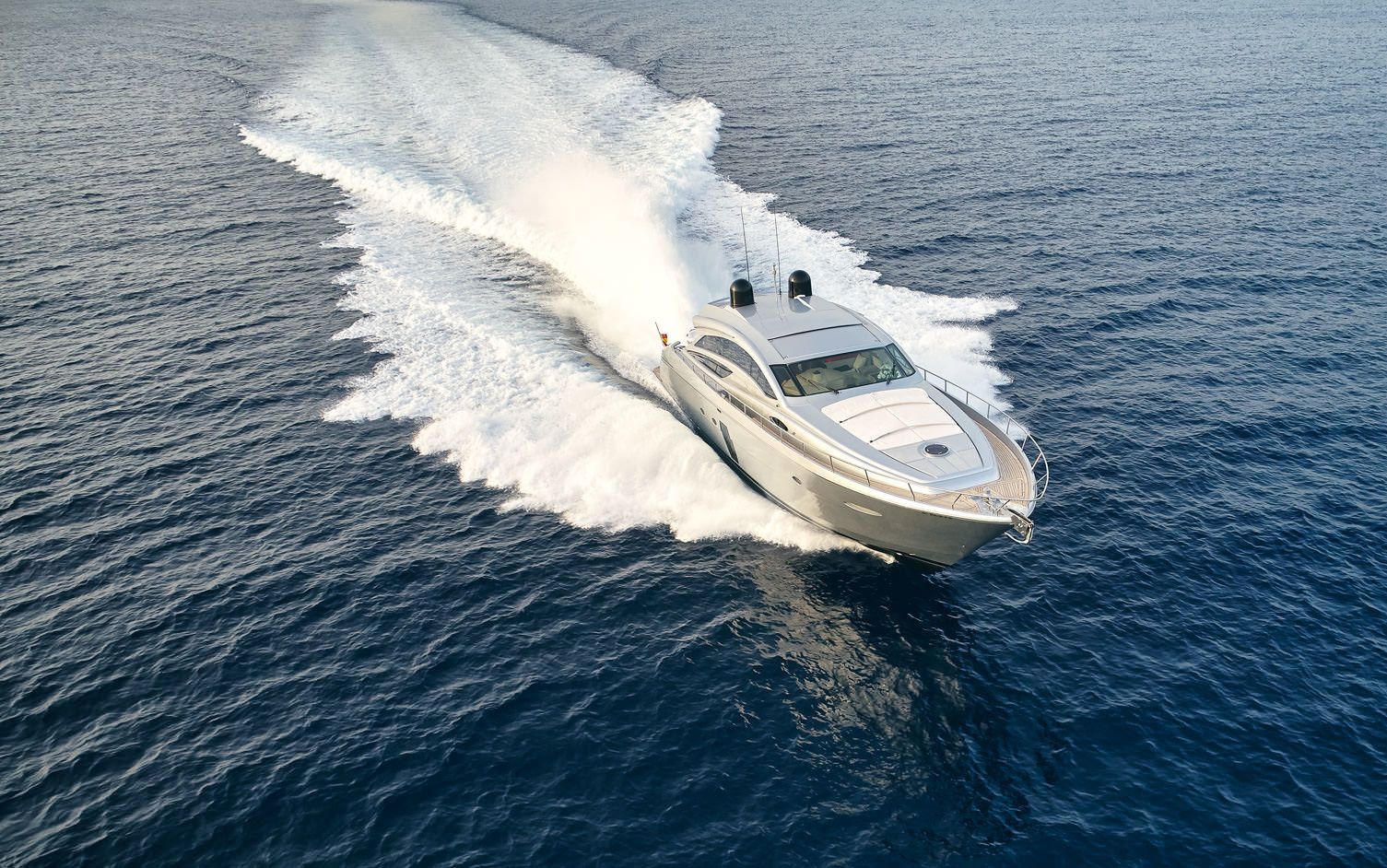 Pershing 72 | Legendary