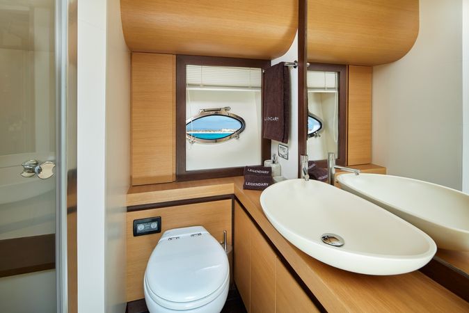 Pershing 72 | Legendary