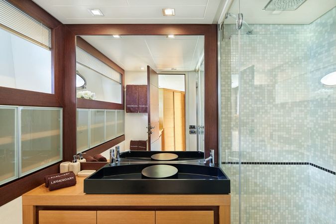 Pershing 72 | Legendary