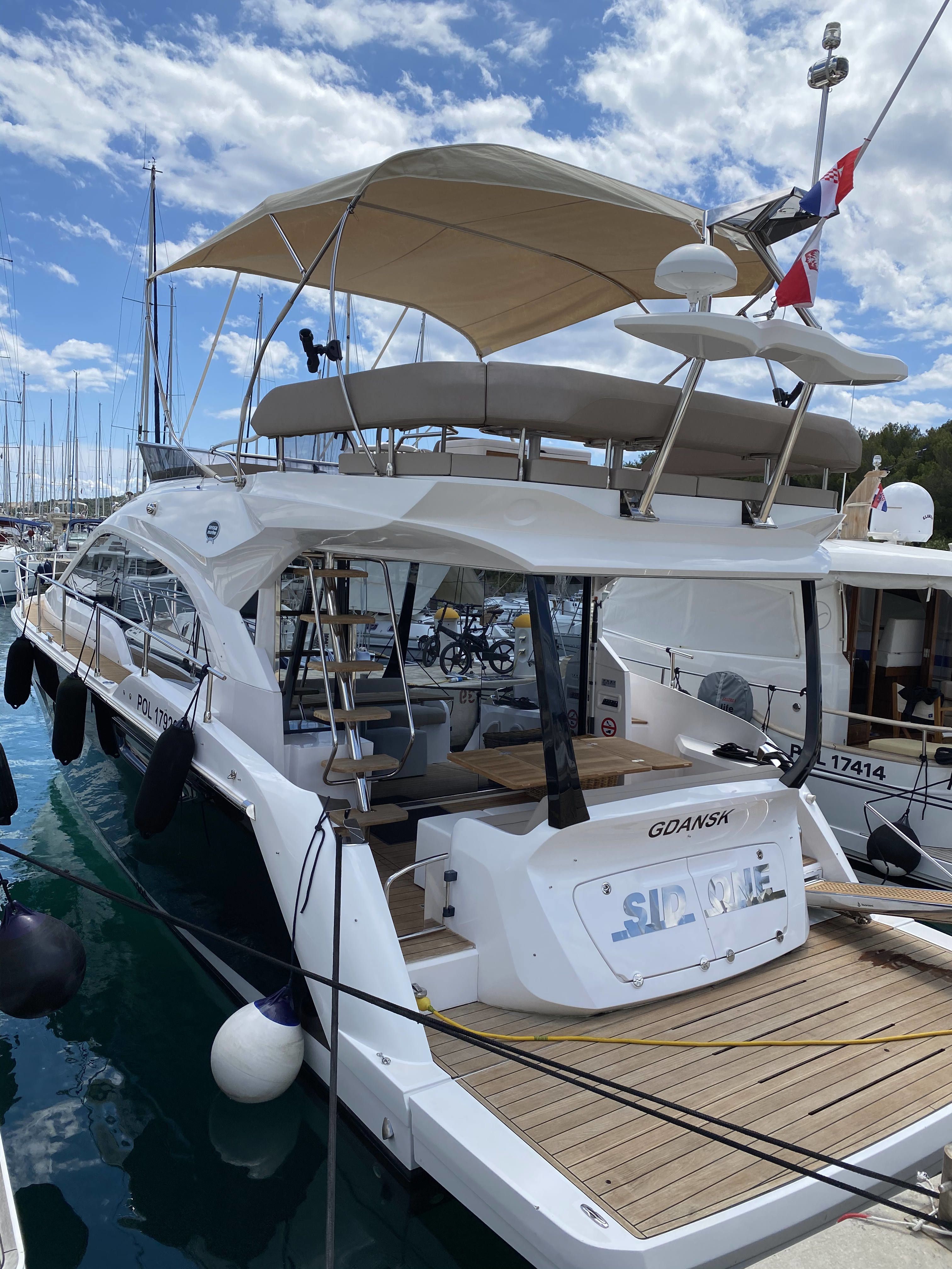 Sessa Fly 47 | Sid One