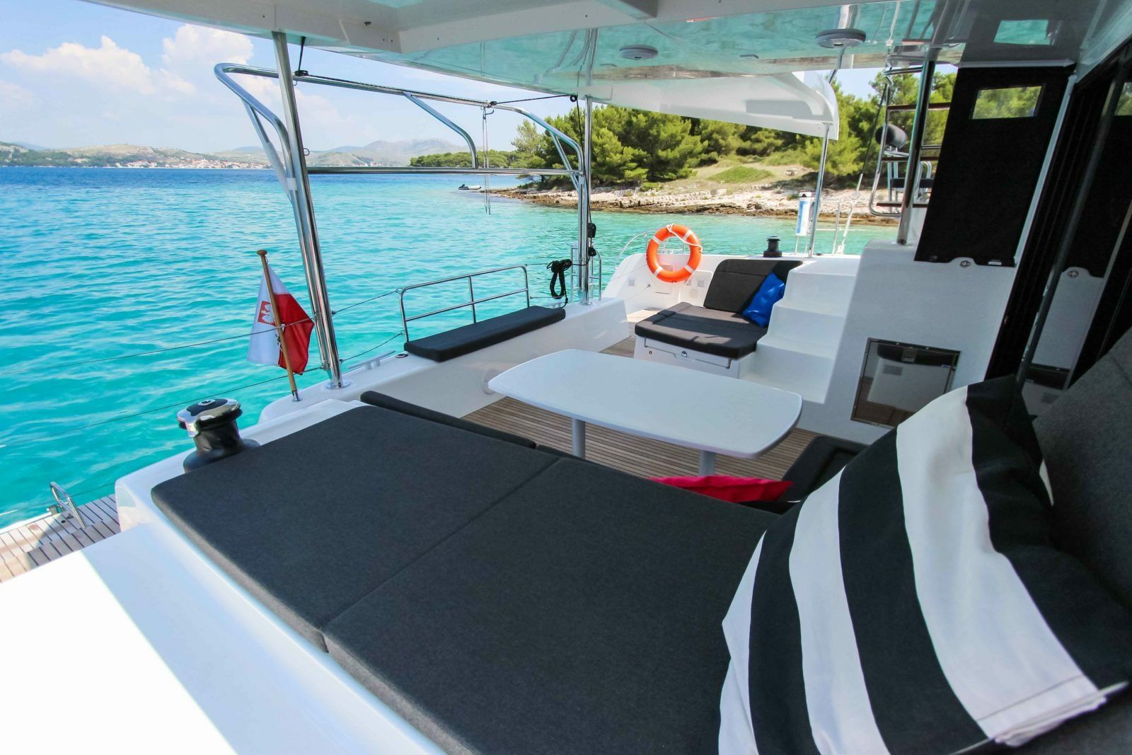 Lagoon 42 | Ice Cat
