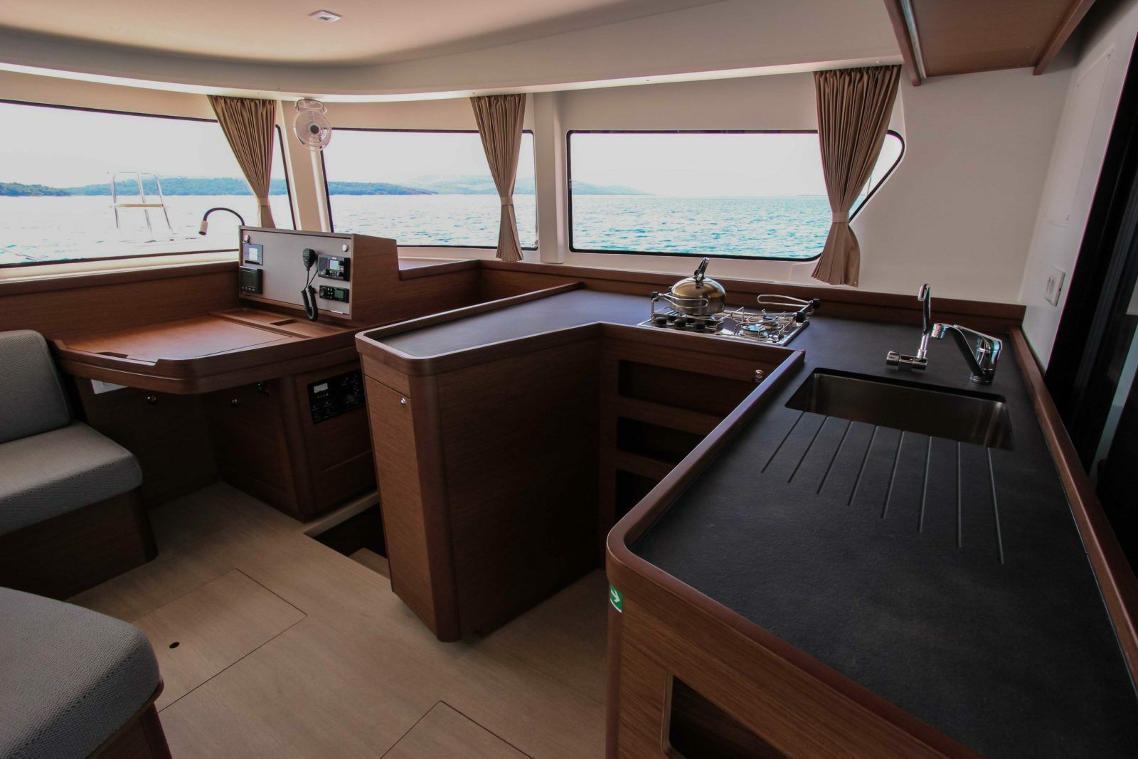 Lagoon 42 | Ice Cat