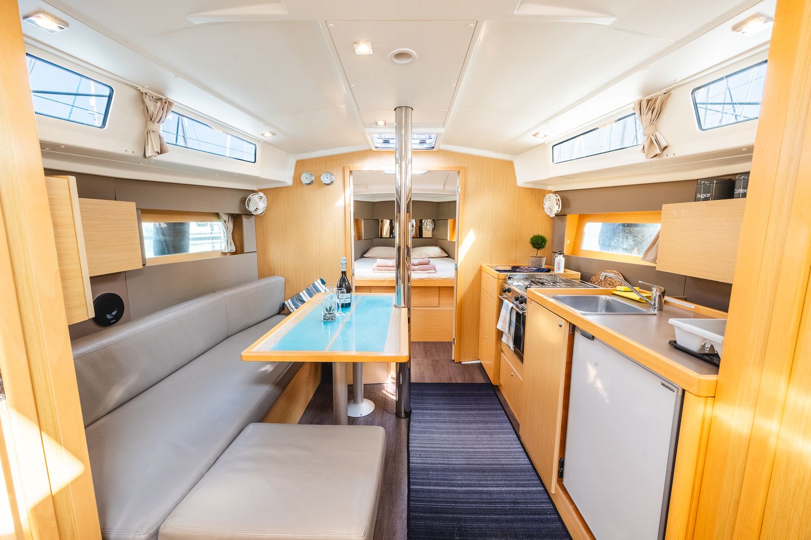 Beneteau Oceanis 38 | Elisa
