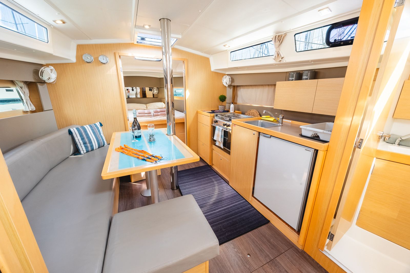 Beneteau Oceanis 38 | Elisa