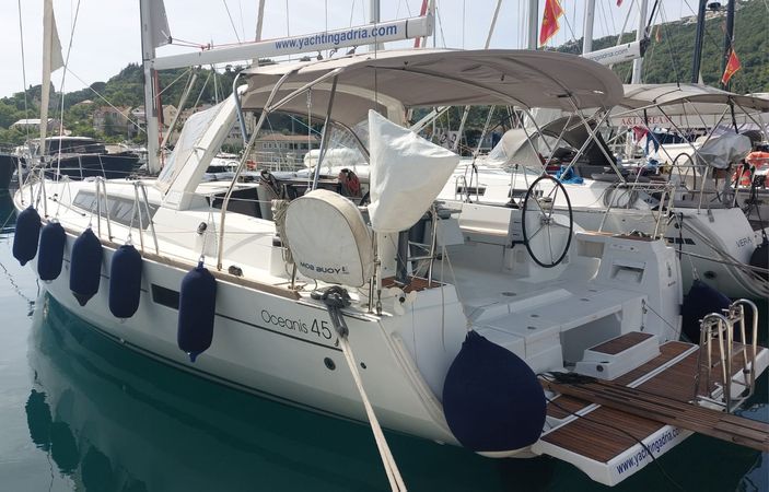 Beneteau Oceanis 45 | Stella