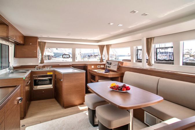 Lagoon 450 S | Hanna 1