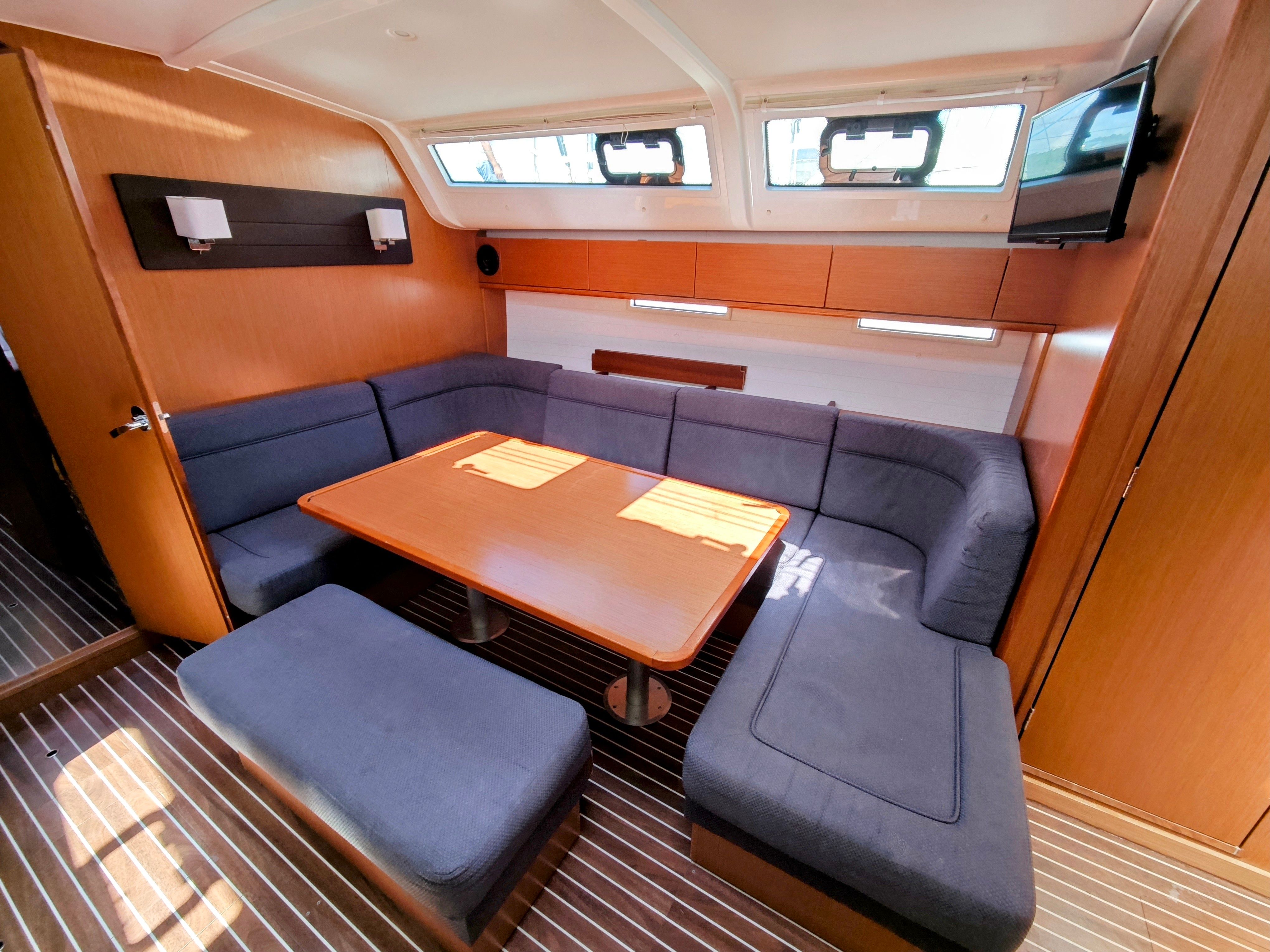 Bavaria Cruiser 51 | Jozefina