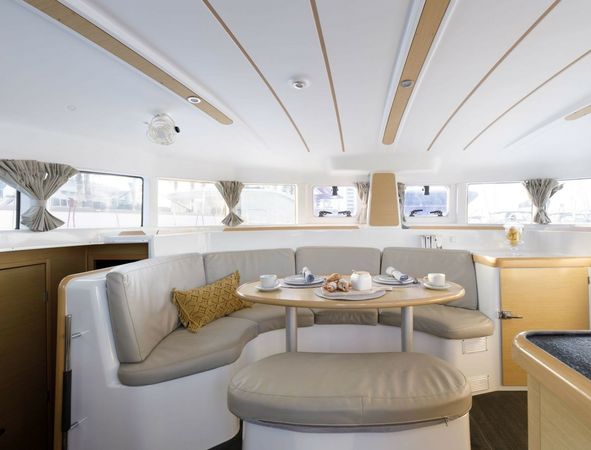 Lagoon 380 S2 | Astra