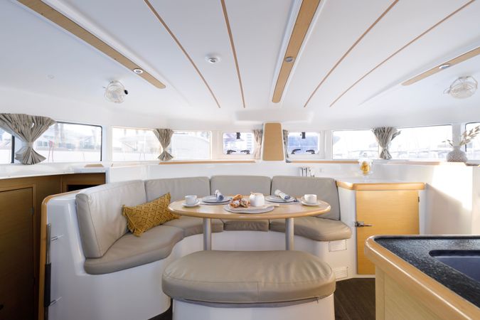 Lagoon 380 S2 | Astra