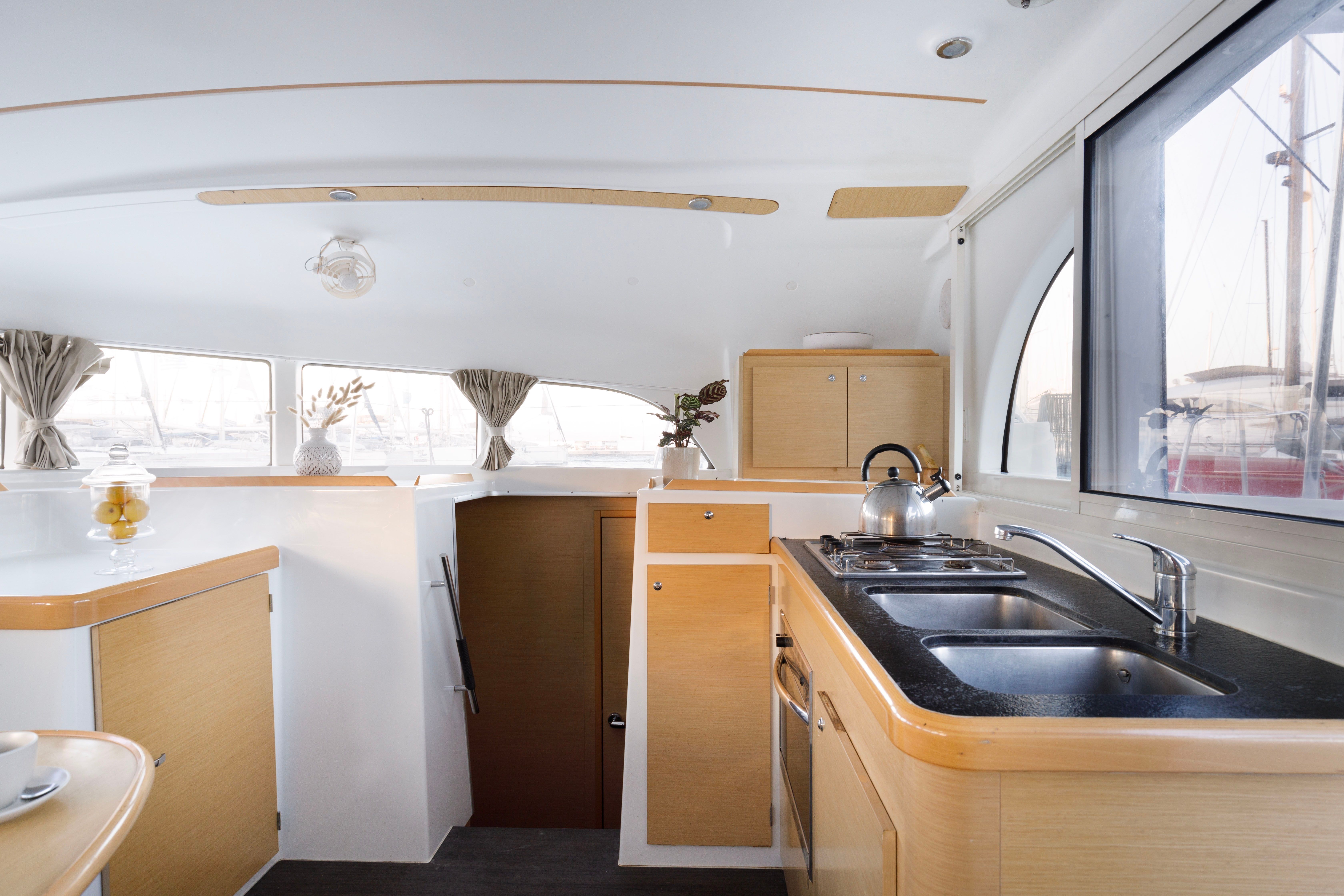 Lagoon 380 S2 | Astra