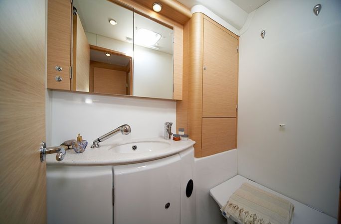 Lagoon 440 | Strawberry