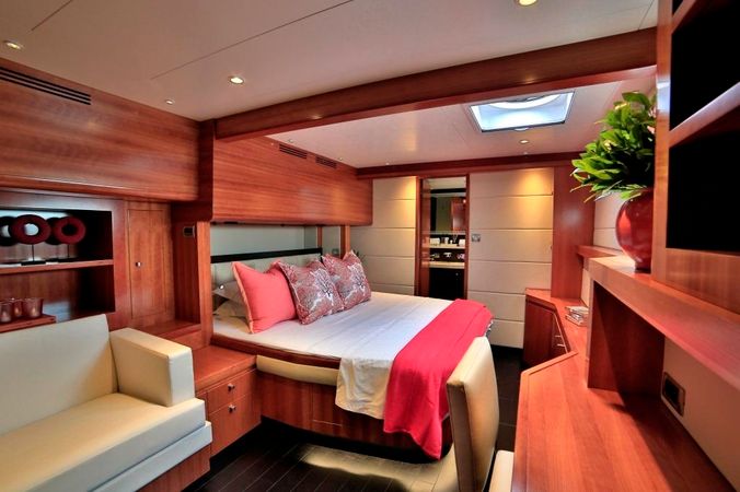 Fountaine Pajot Galathea 65 | World's End