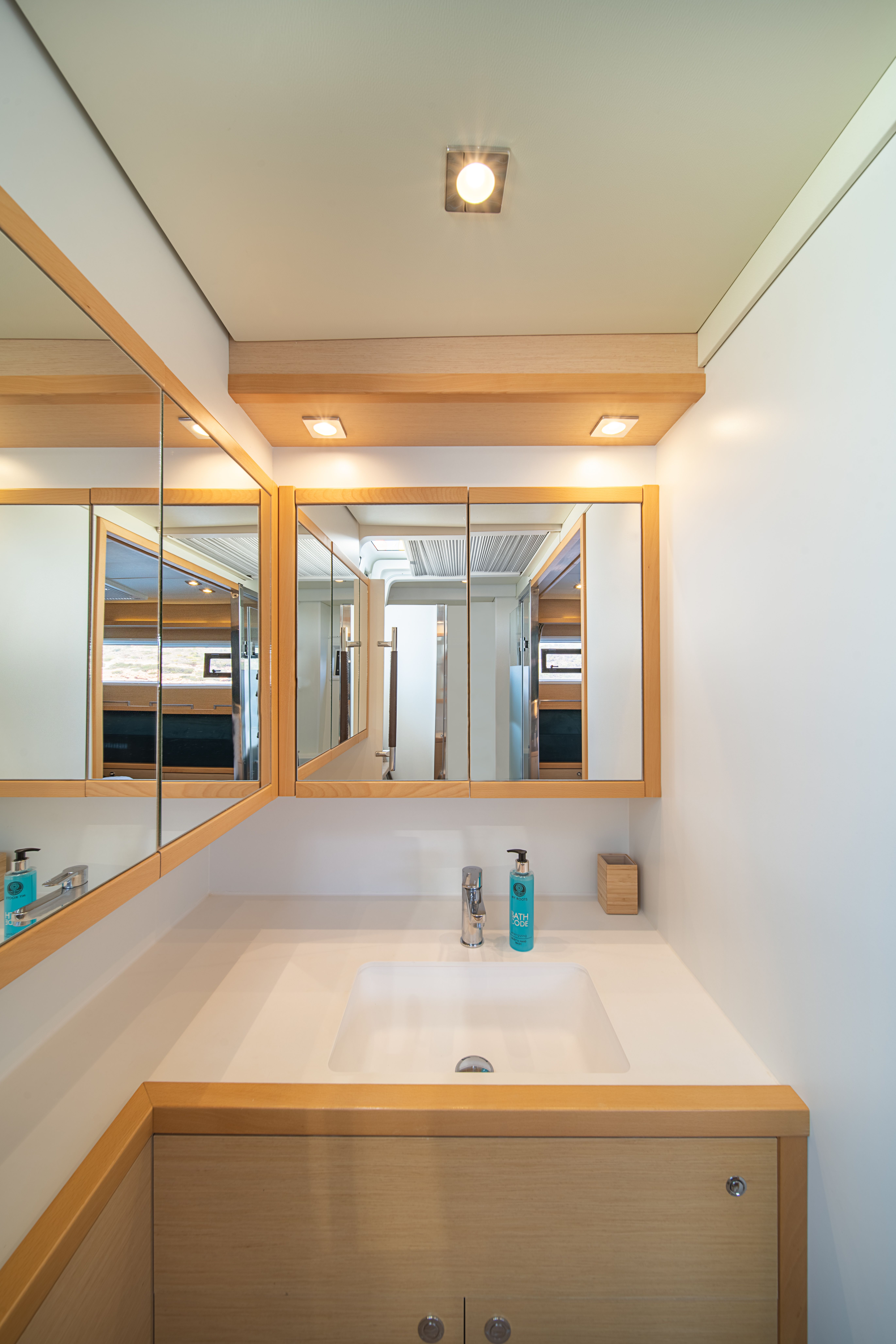 Lagoon 560 S2 | For Sail