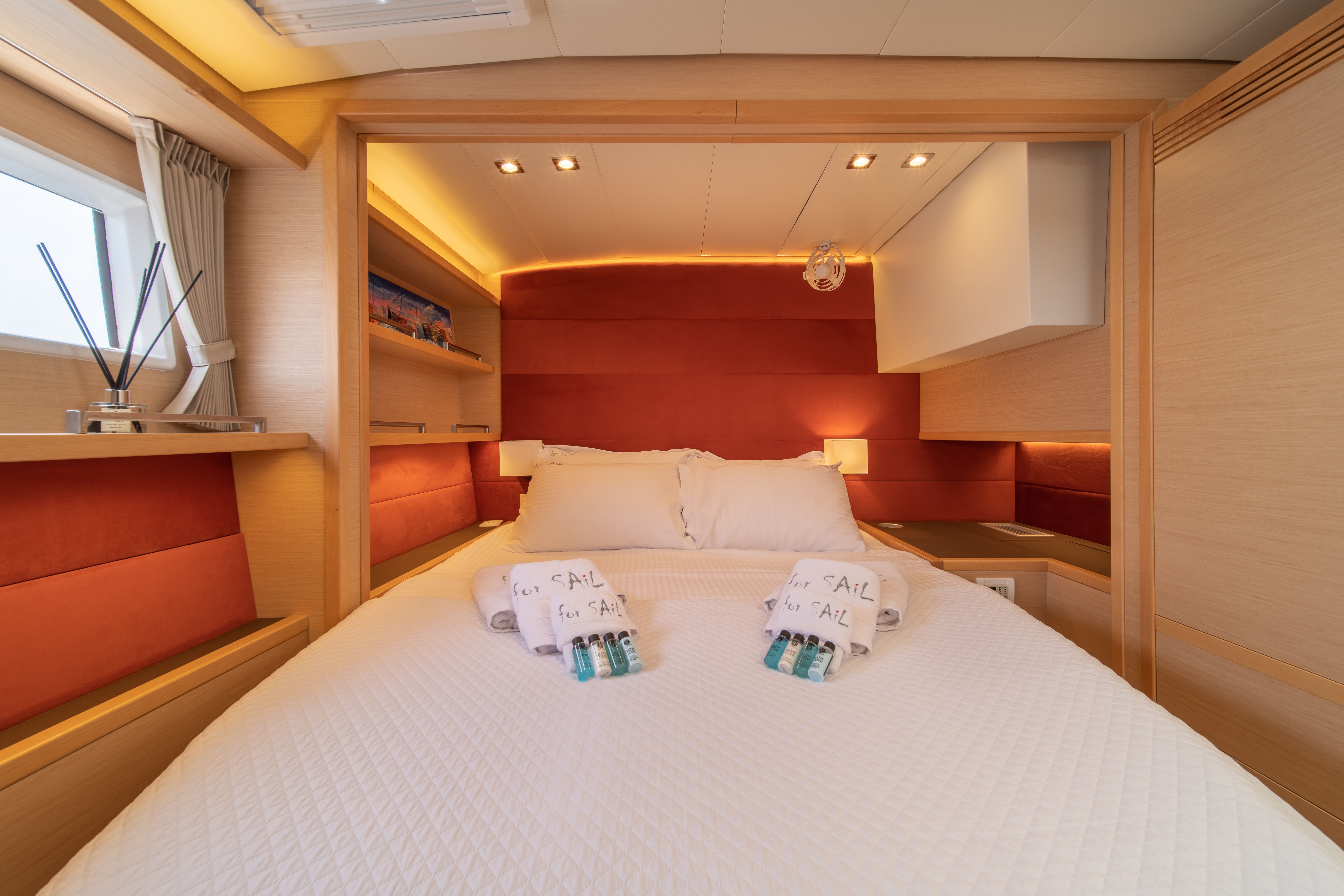 Lagoon 560 S2 | For Sail