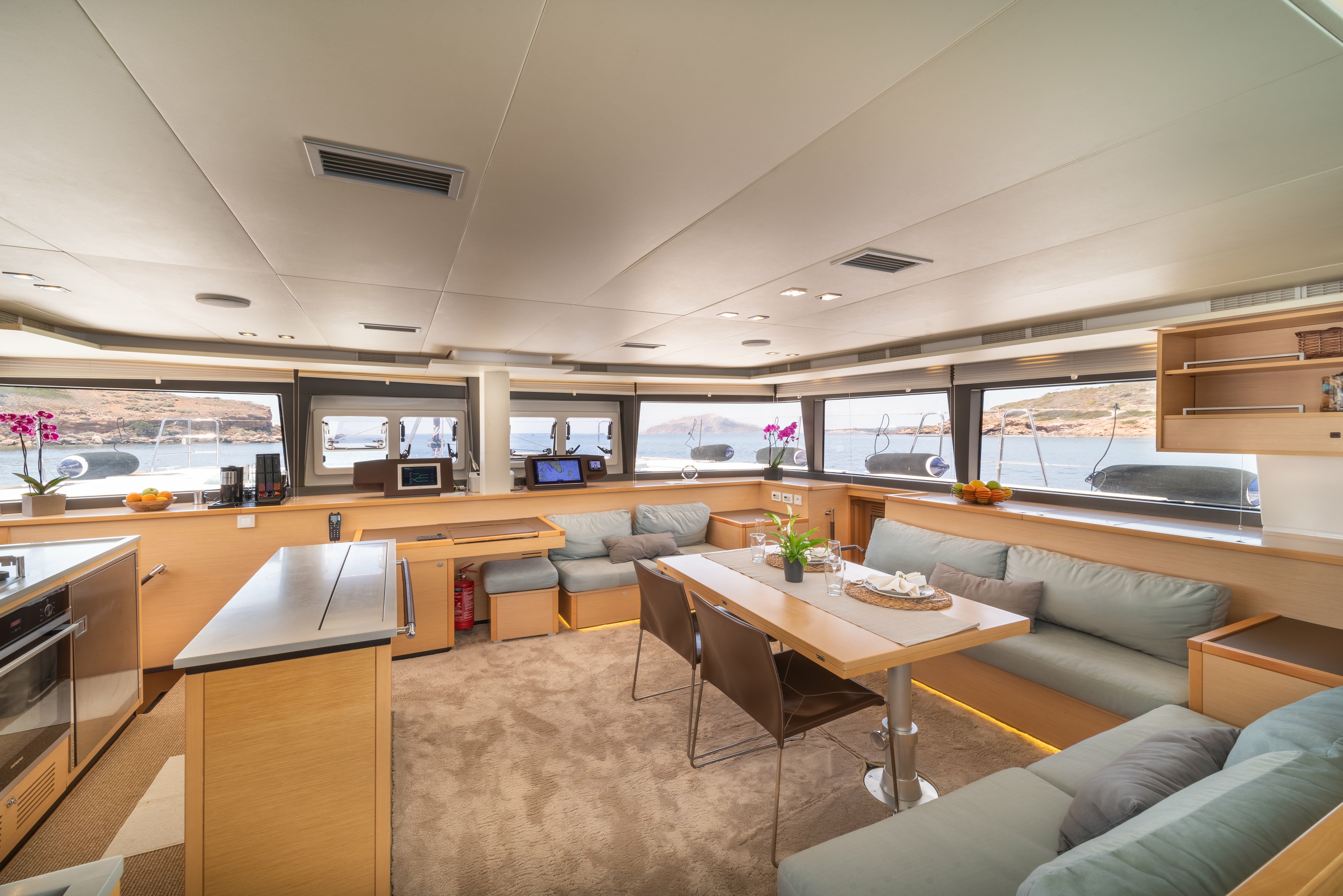 Lagoon 560 S2 | For Sail