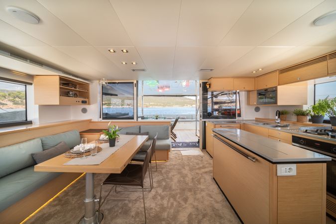 Lagoon 560 S2 | For Sail