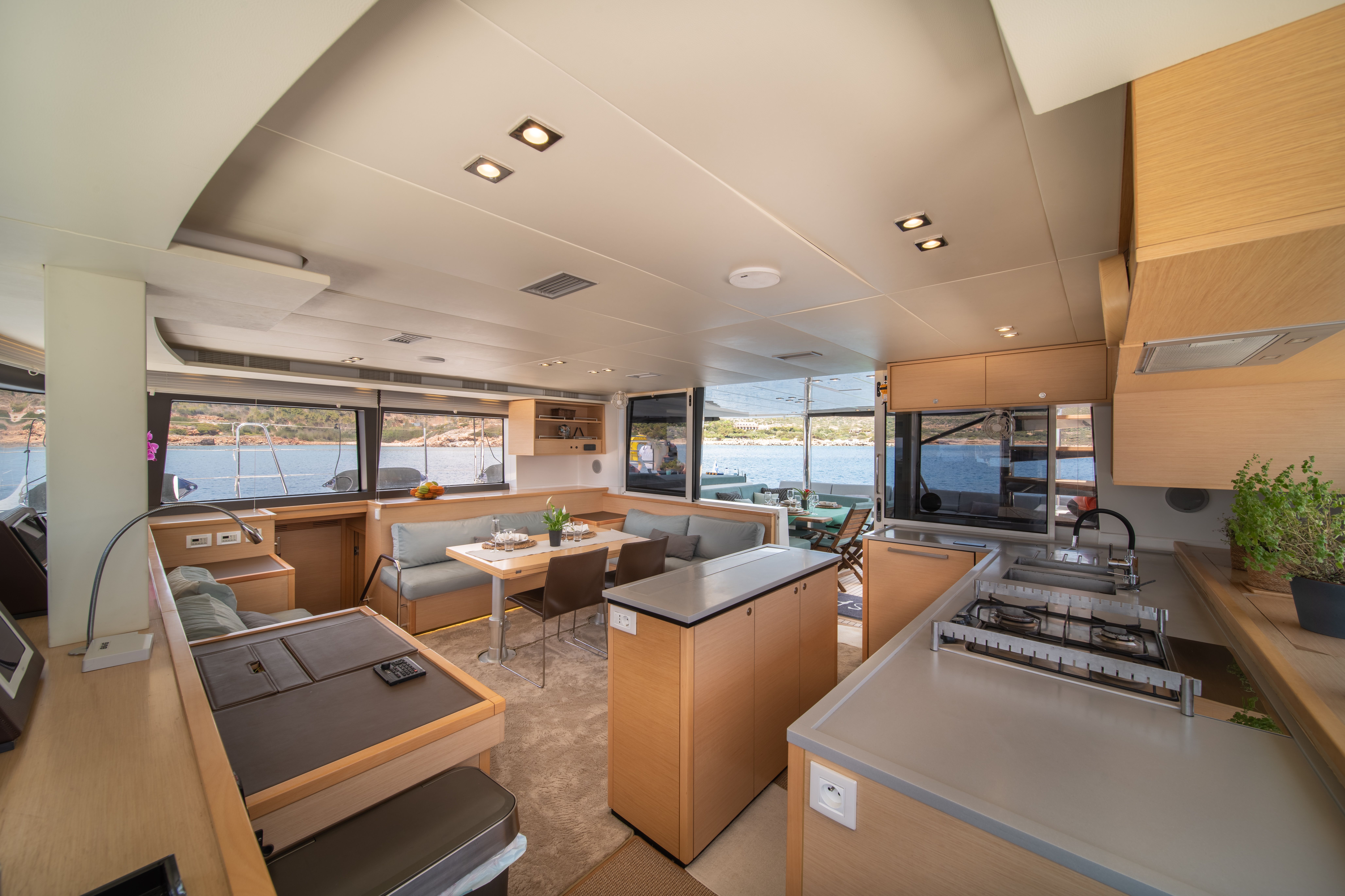 Lagoon 560 S2 | For Sail