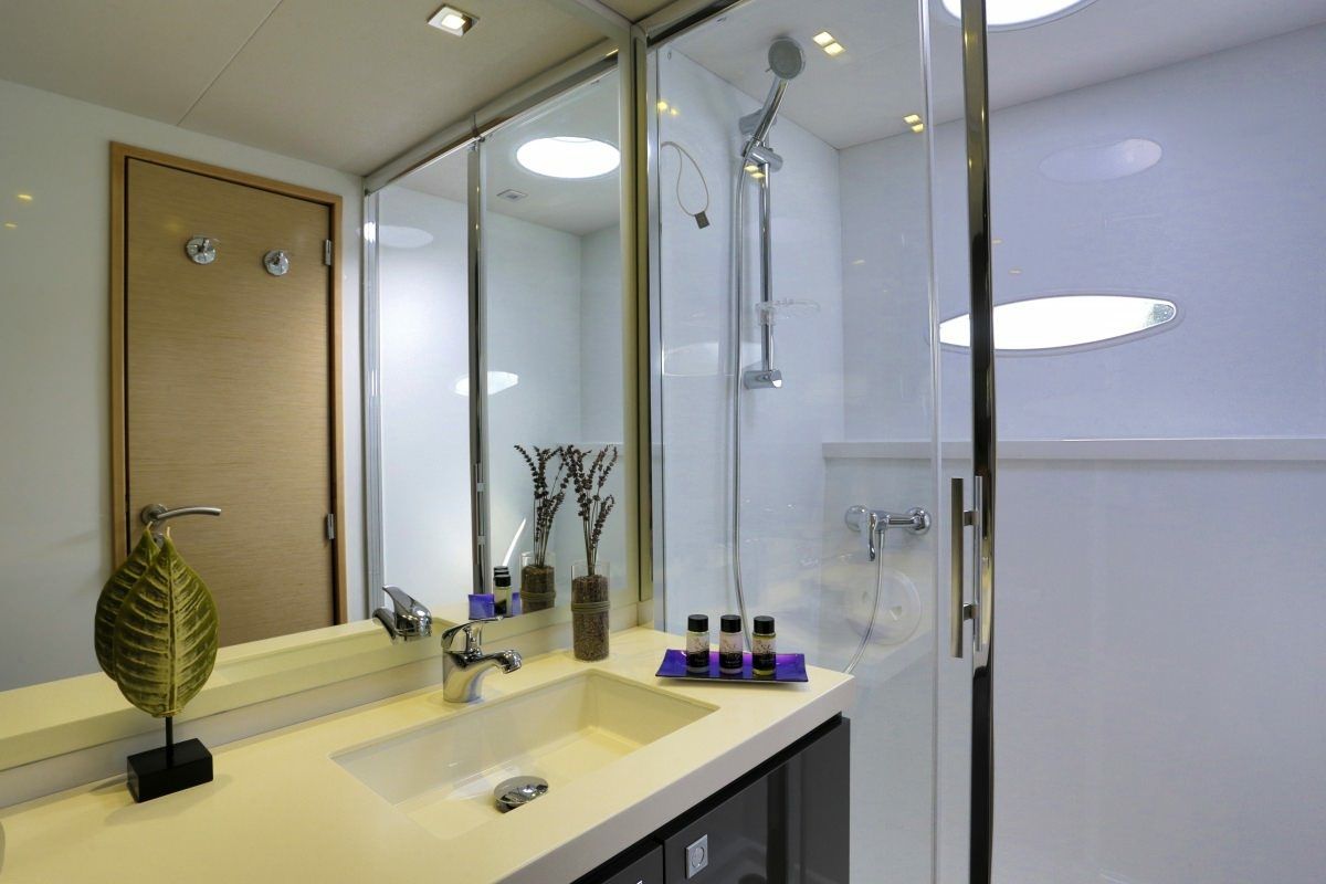 Fountaine Pajot Sanya 57 | HighJinks