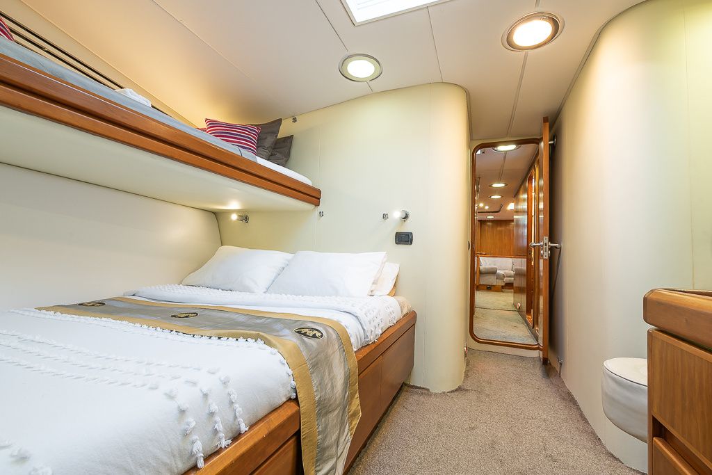 Pendennis 80 | Ocean Phoenix