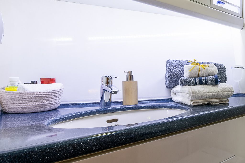 Pendennis 80 | Ocean Phoenix