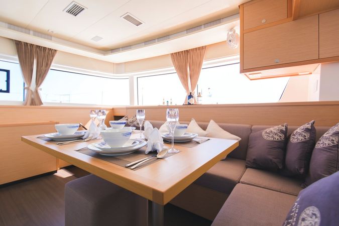 Lagoon 52 F | Blue Moon