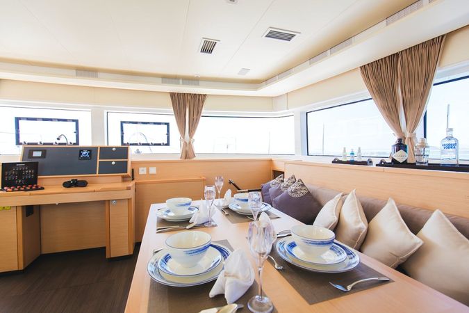 Lagoon 52 F | Blue Moon