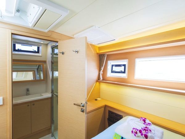 Lagoon 52 F | Blue Moon