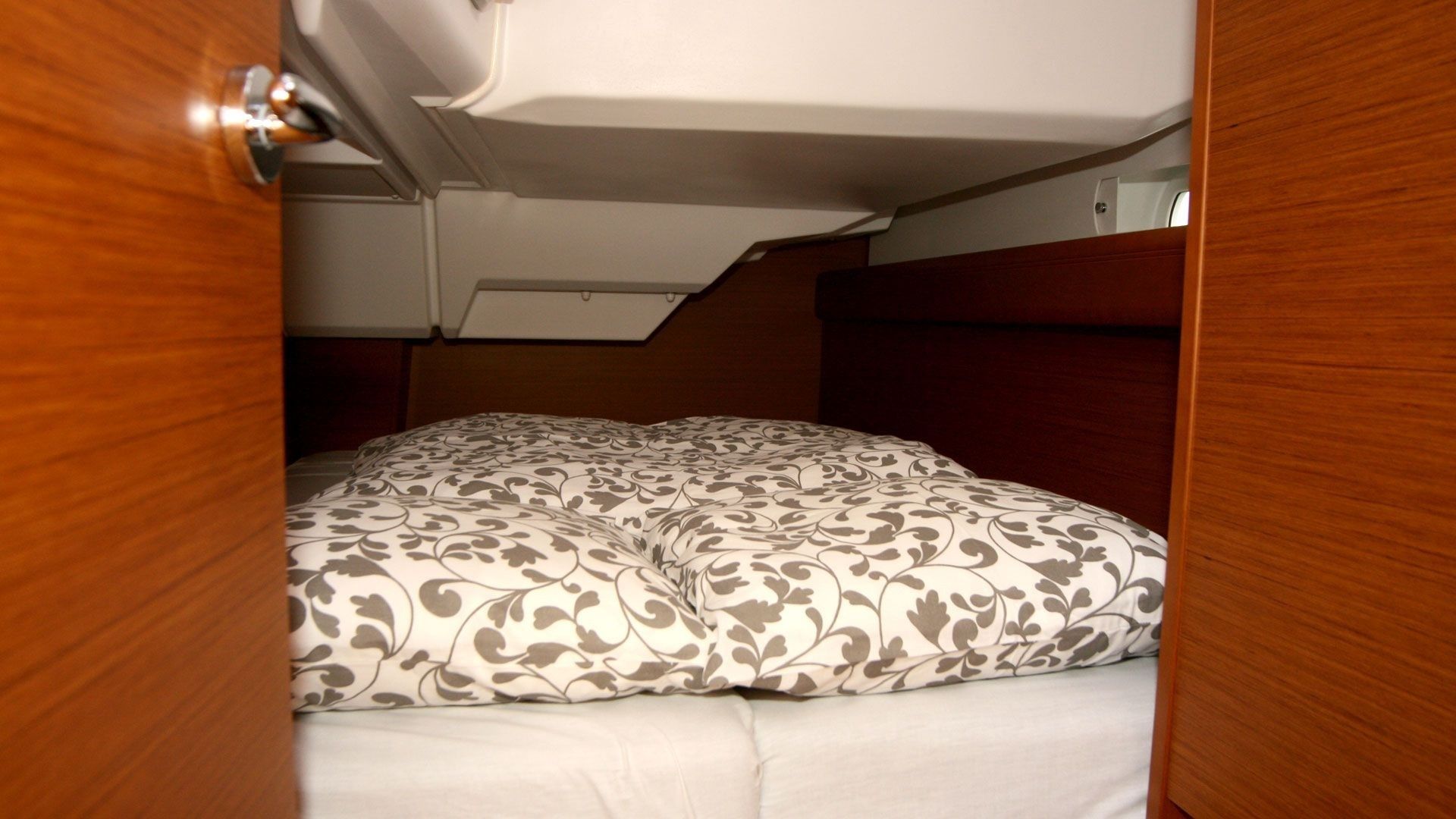 Jeanneau Sun Odyssey 389 | Tina