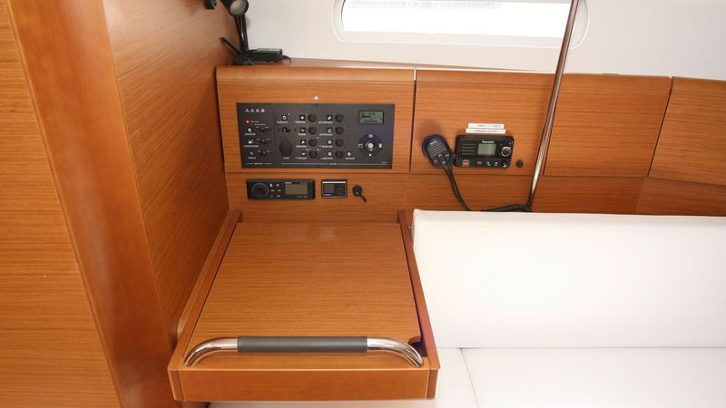 Jeanneau Sun Odyssey 389 | Tina
