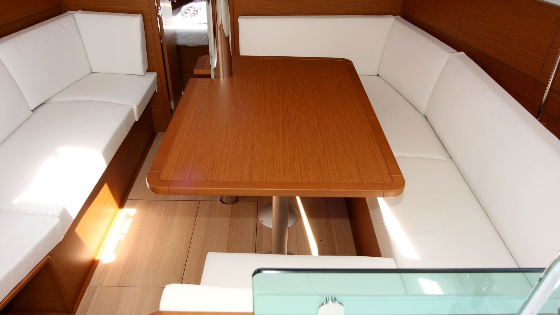 Jeanneau Sun Odyssey 389 | Tina