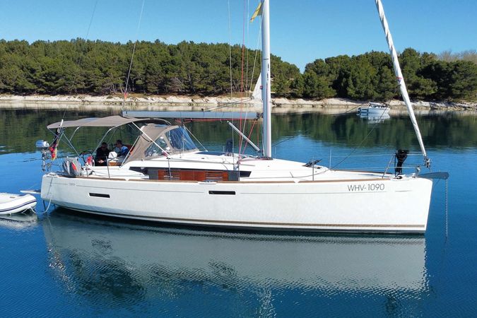 Jeanneau Sun Odyssey 389 | Tina