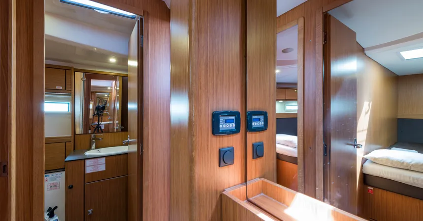 Bavaria Cruiser 56 | Breathless65