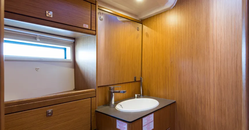 Bavaria Cruiser 56 | Breathless72