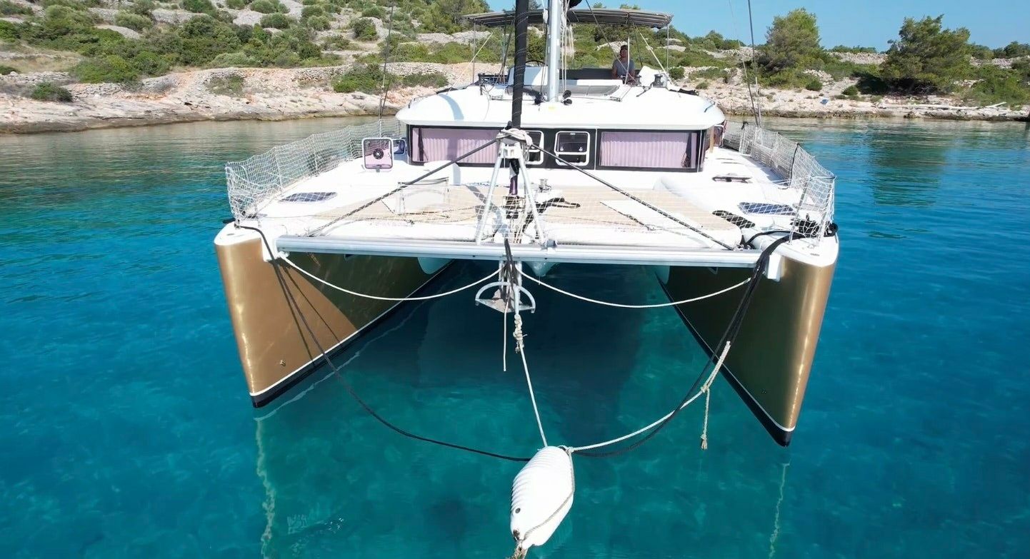 Lagoon 450 F | Black Duck