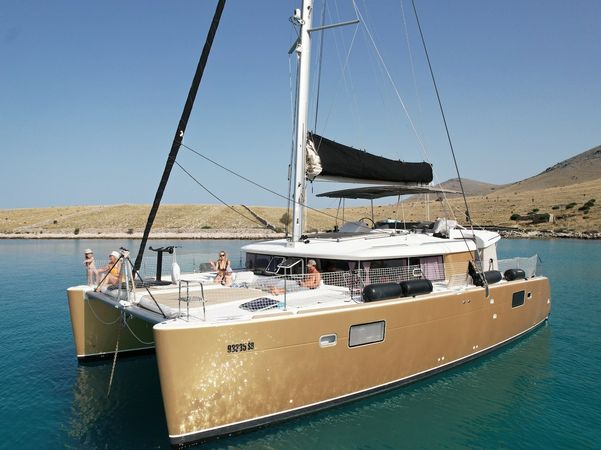 Lagoon 450 F | Black Duck