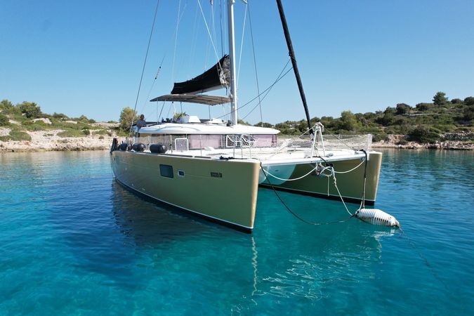 Lagoon 450 F | Black Duck