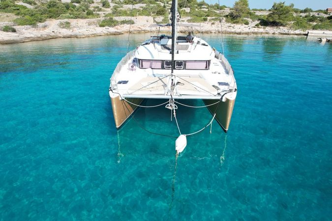 Lagoon 450 F | Black Duck