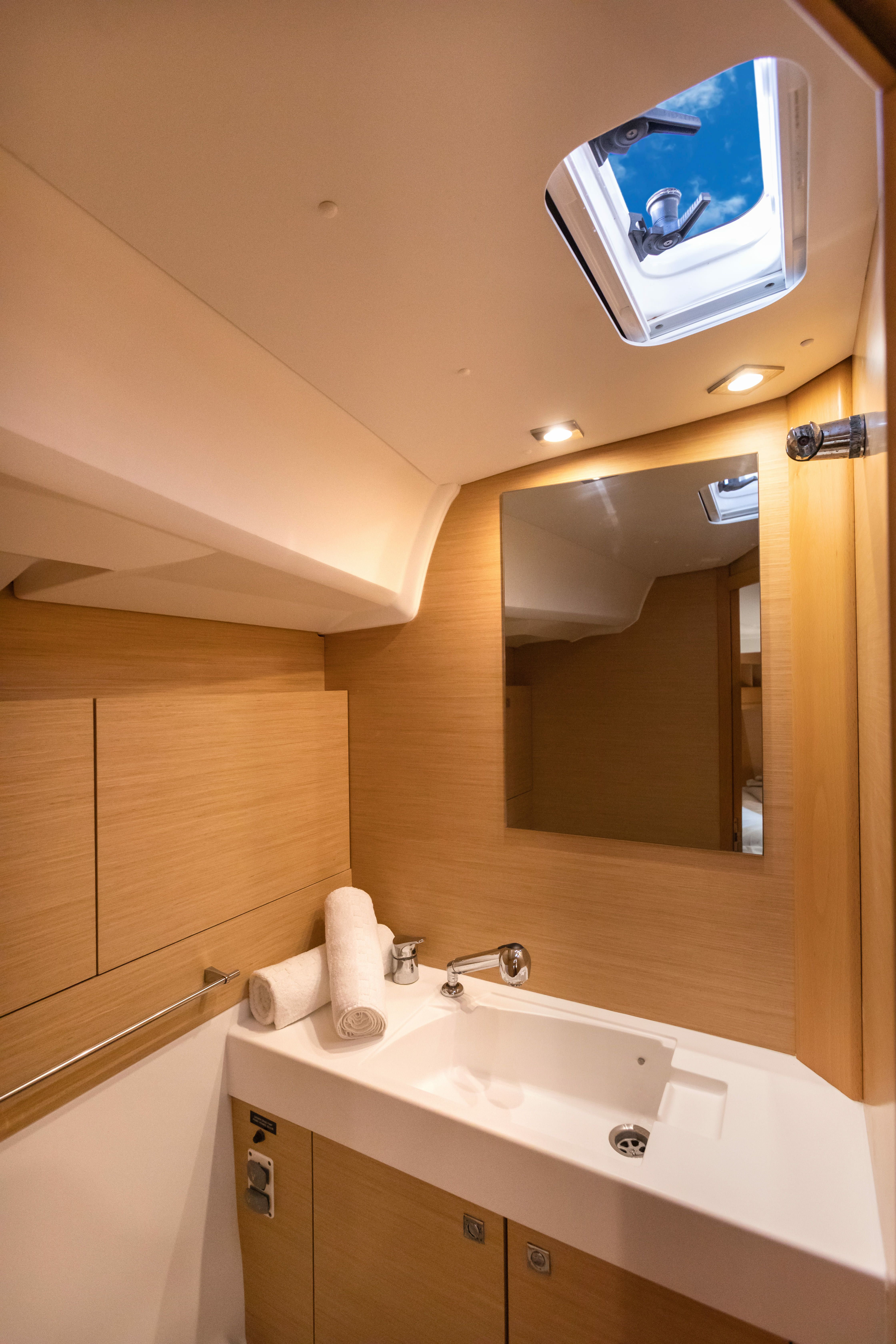 Jeanneau Sun Odyssey 479 | Chandra