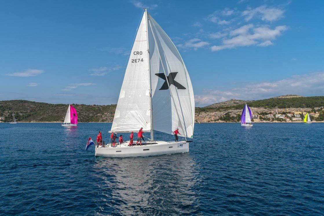 X-Yachts 43 | Cum Ventis