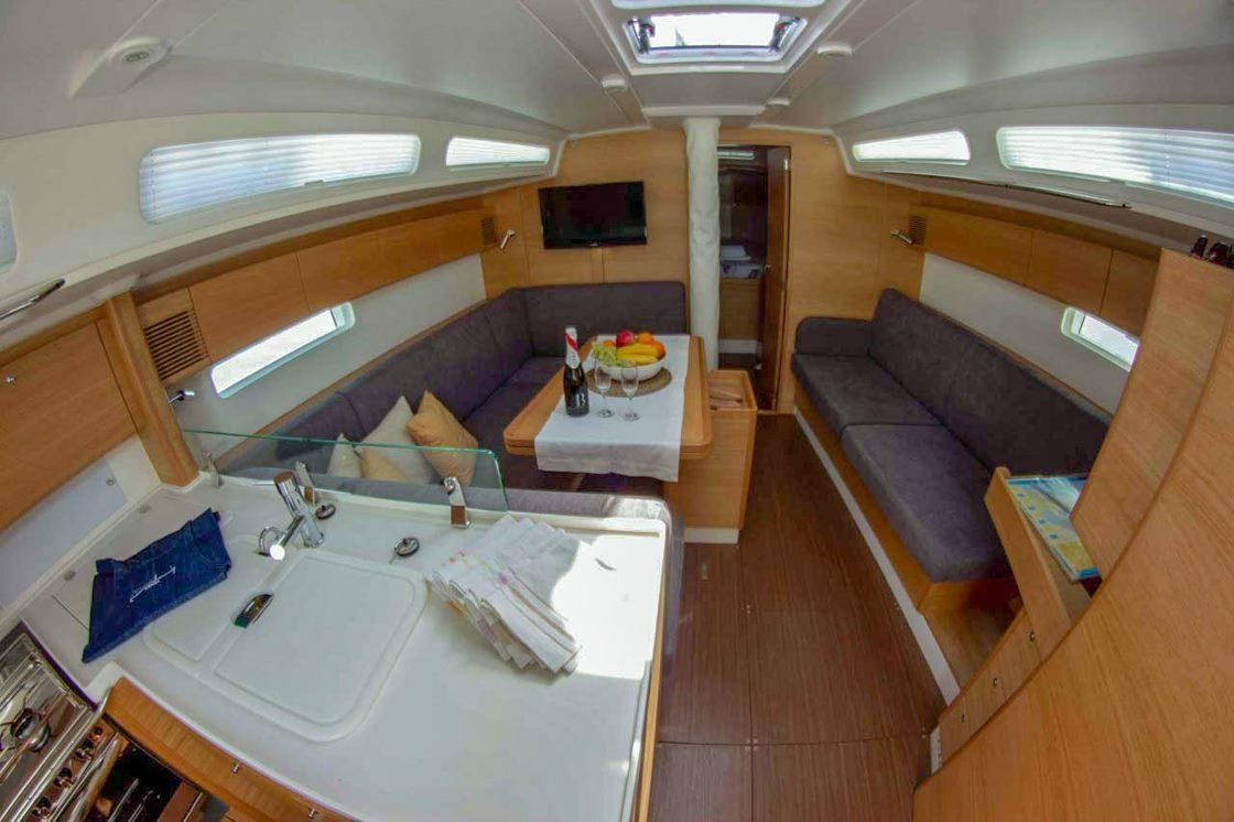X-Yachts 43 | Cum Ventis